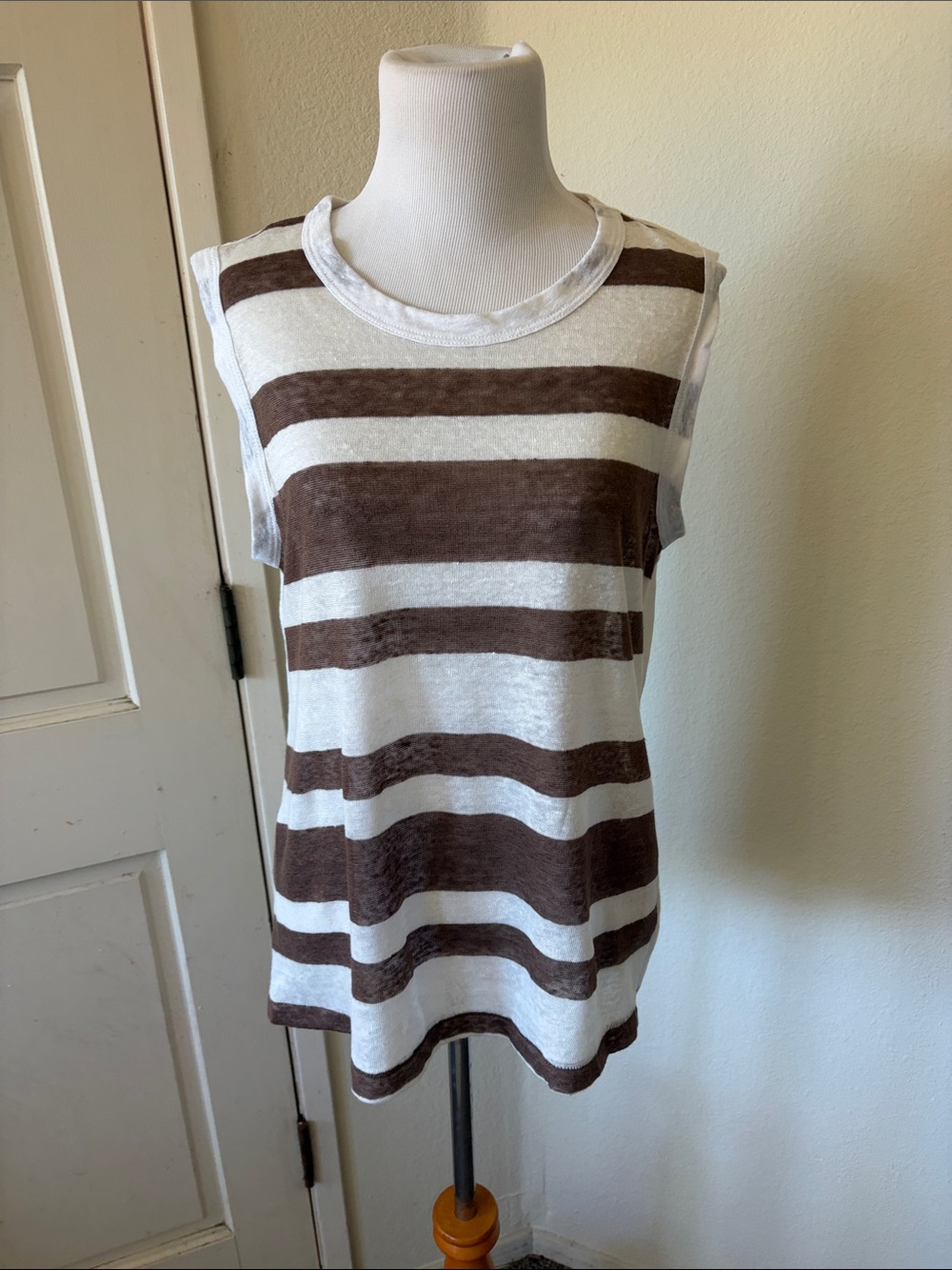 Wilt Striped knit t-shirt in the front With a white back